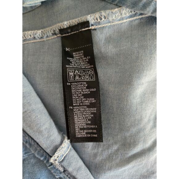 Forever 21 Chambray Embroidered Sleeveless Snap Button Top sz Small - Picture 6 of 6